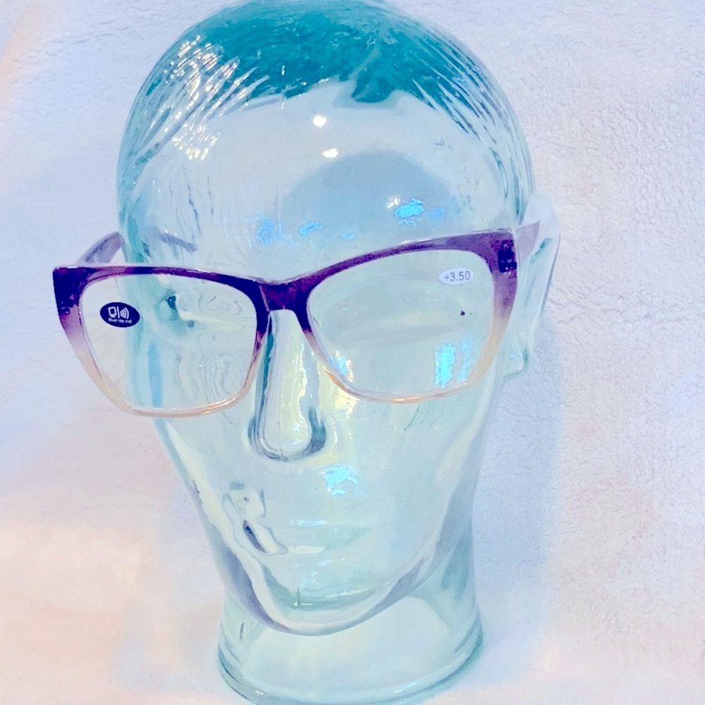3.50 Fashion Readers with Blue light technology.